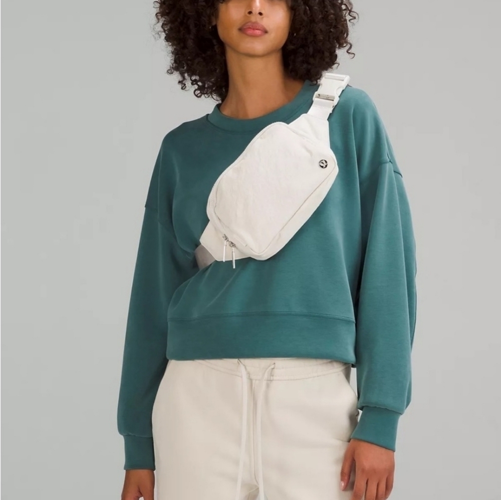Lululemon Everywhere Belt Bag
